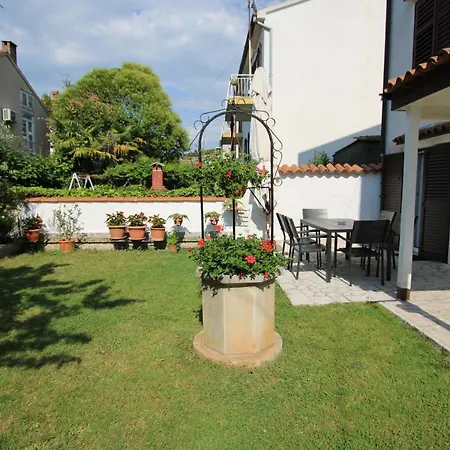 Apartment Sunny Garden Porec Exterior photo